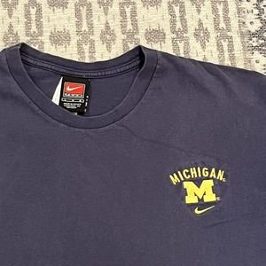 Vintage NiKe team University of Michigan wolverines T-shirt Large Embroidered